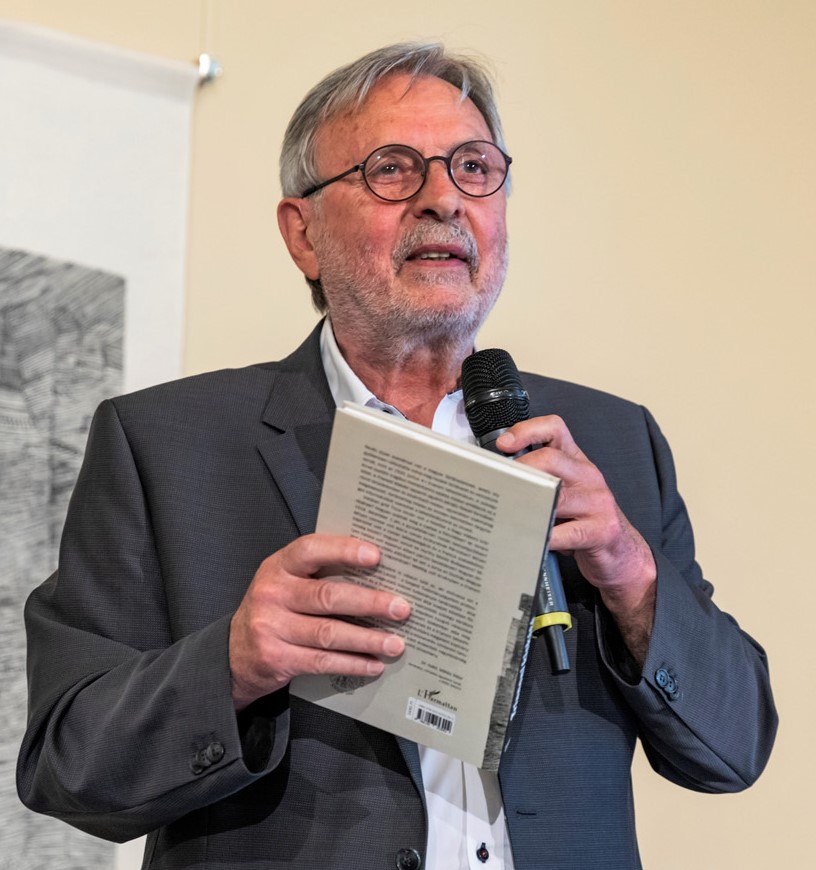Szidiropulosz Archimédesz, a Kiskáté kiadvány társszerkesztője a kötet bemutatóján 2021.06.04-én a Pesti Vigadóban